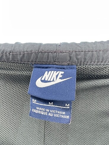 m Beden gri Renk Nike Bermuda / Kapri %70 İndirimli.
