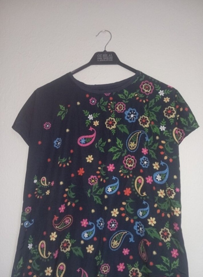 Bohem Tarz Kısa Kollu Desenli Tişört - Görsel 3