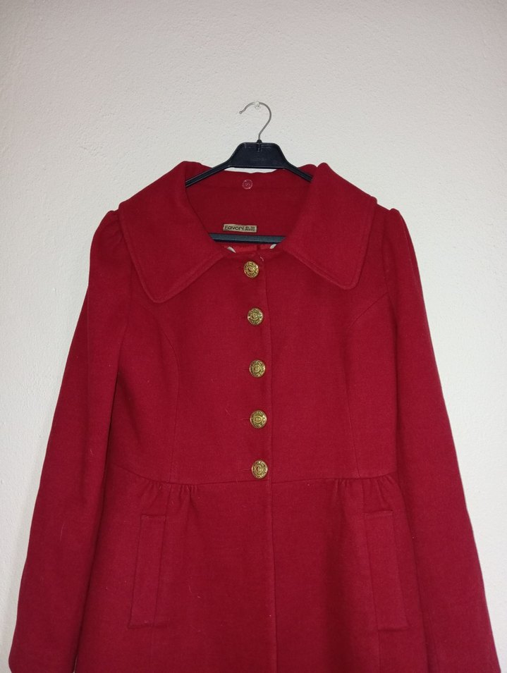 Düğmeli Kırmızı Kadın Kaban - Görsel 3