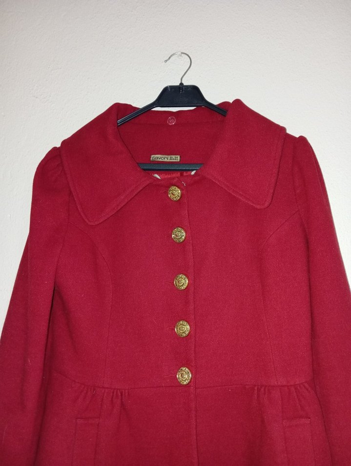 Düğmeli Kırmızı Kadın Kaban - Görsel 4