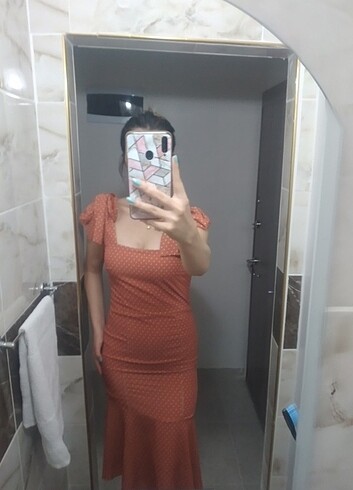 Turuncu beyaz puantiyeli elbise 