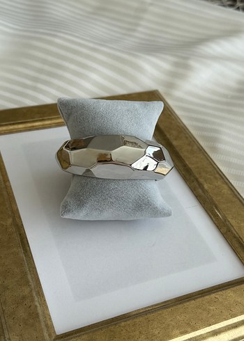 Zara model gümüş renk geometrik manşet bileklik