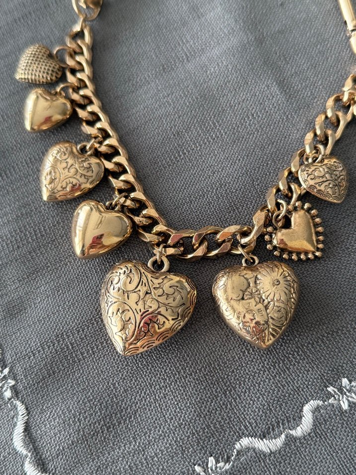Zara model antik sarı kalp charm kolye - Görsel 4