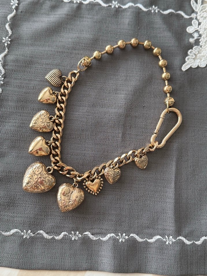 Zara model antik sarı kalp charm kolye - Görsel 3