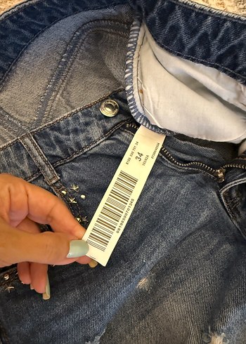 34 Beden mavi Renk Stradivarius distressed Mavi Mini Kot Şort