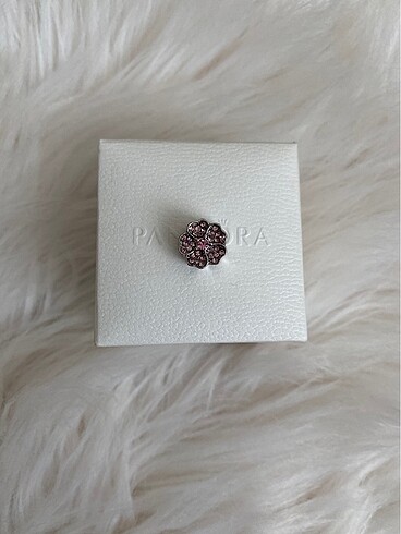 Pandora Pembe taşlı çiçek charm