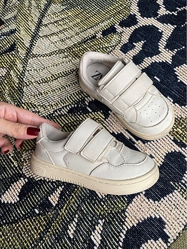 Zara krem bebek sneakers