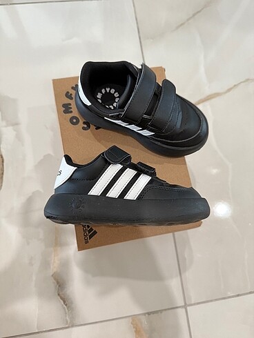 26 Beden Adidas kids bubble comfy siyah ayakkabı