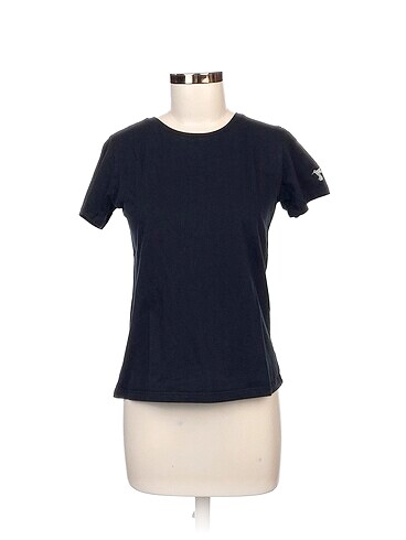 Fabrika T-shirt %70 İndirimli.