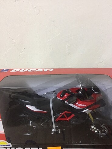  1:12 ducati motor