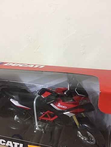  Beden 1:12 ducati motor