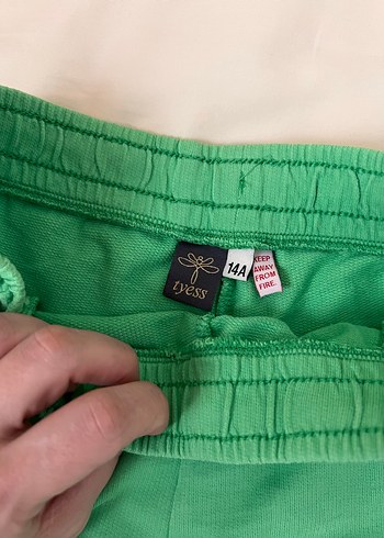 Yeşil Mini Rahat Kesim Şort - Görsel 2