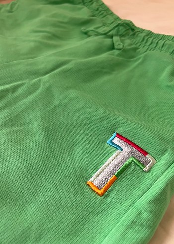 Yeşil Mini Rahat Kesim Şort - Görsel 3