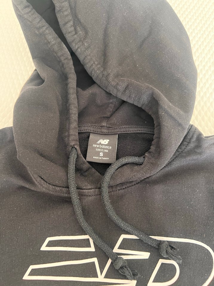 Siyah New Balance Kapüşonlu Sweatshirt - Görsel 4