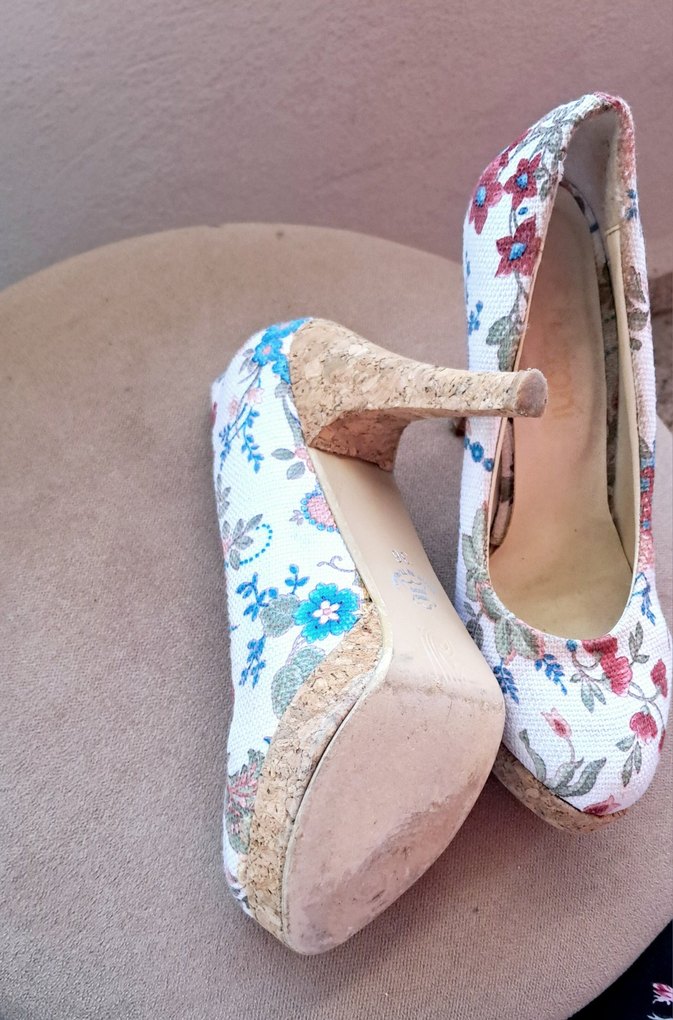 Çiçek Desenli Beyaz Platform Topuklu Kadın Ayakkabı - Görsel 5