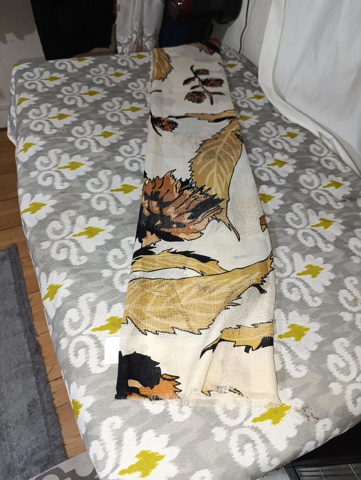 LC Waikiki marka kadın fular - Görsel 2