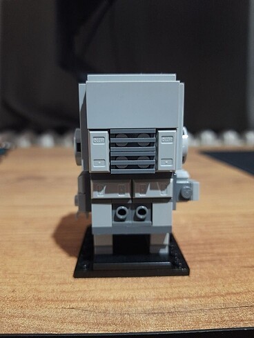 Diğer Lego Brickheadz Cyborg 41601