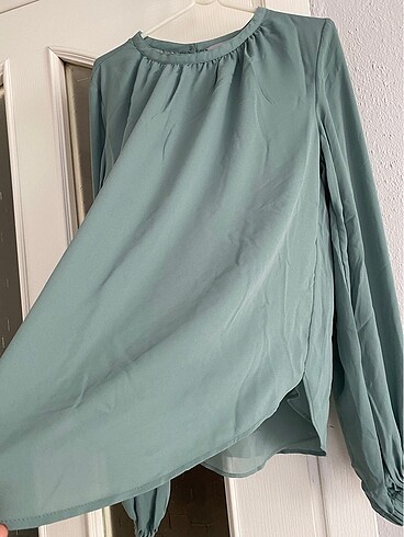 xs Beden Sıfır ürün sifon gömlek beden s ama 42 bene kadar olur