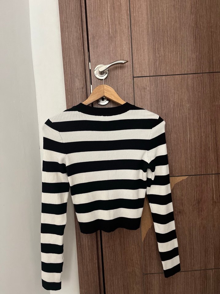 Uzun Kollu Siyah Beyaz Çizgili Triko Kazak - Görsel 3