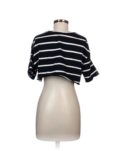 m Beden Stradivarius T-shirt %70 İndirimli.