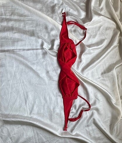 Penti bikini üstü