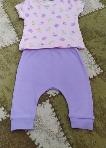 3 Ay Beden mor Renk Lila Desenli Kız Bebek Kısa Kollu Takım