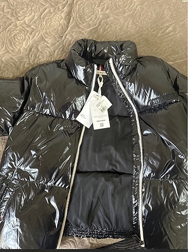 Hiç kullanılmamış tommy hilfiger mont