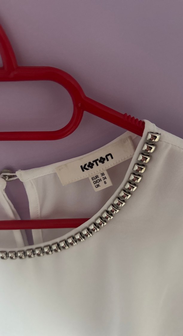 Zincir Detaylı Beyaz Kadın Bluz - Görsel 2