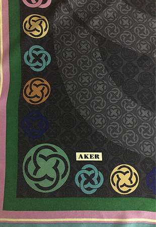 Aker Aker eşarp