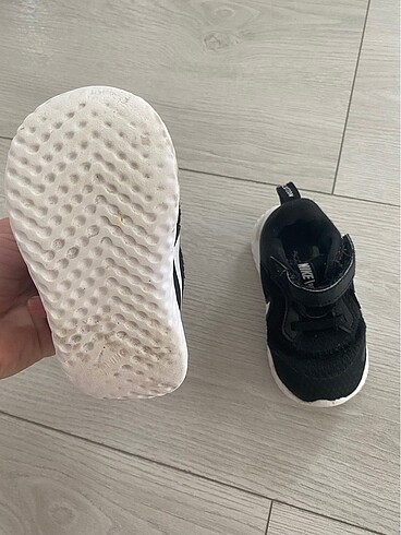 22 Beden Nike bebek ayakkabı