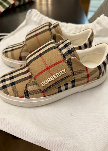 Burberry 35