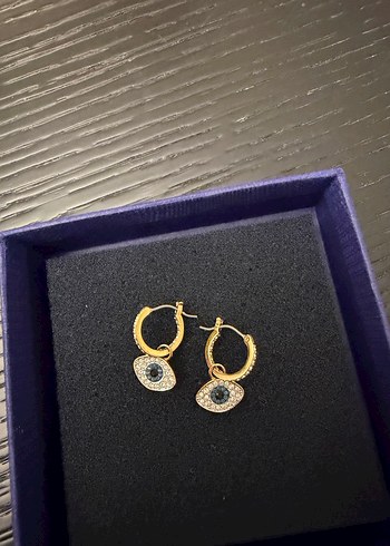 Altın Renkli Mini İşlemeli Küpe - Görsel 2