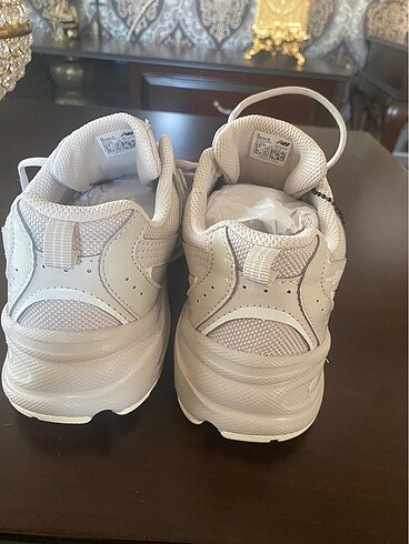 38 Beden NEW BALANCE YURTDIŞI ÇIKIŞLIYENİ BEJ RENGİ