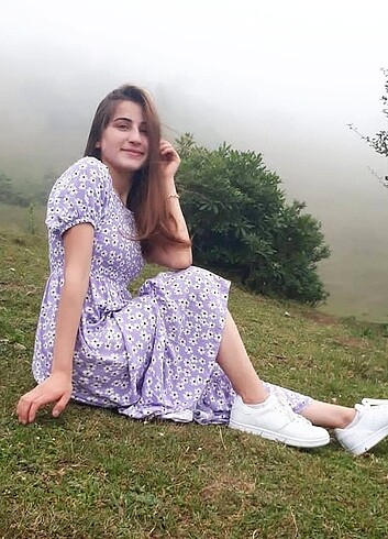 Çiçekli elbise