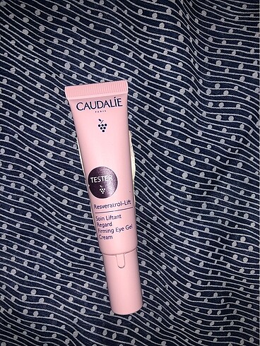 Caudalie göz çevresi kremi