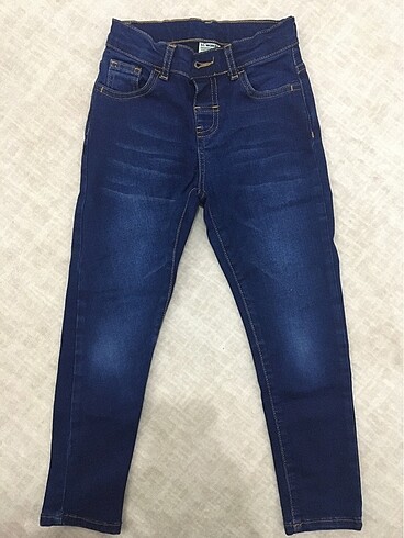 Kot pantolon 5-6 yaş yeni gibi
