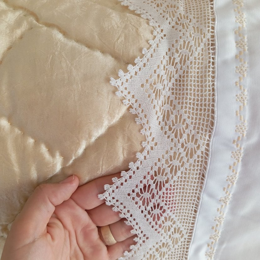 Parlak uçuk sarı renginde yün yorgan - Görsel 3