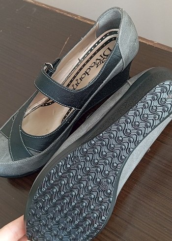 Kadın Gri Dolgu Topuklu Kemerli Ayakkabı - Görsel 4