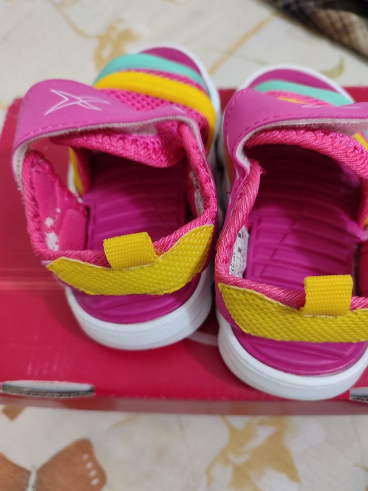 Kız Çocuk Pembe Renkli Cırt Cırtlı Sandalet - Görsel 2