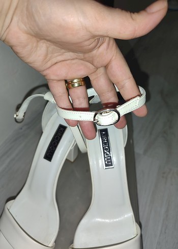 Beyaz Minimalist Topuklu Kadın Ayakkabı - Görsel 2