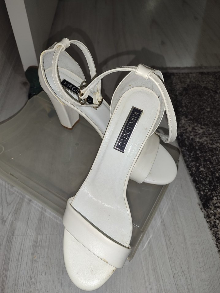 Beyaz Minimalist Topuklu Kadın Ayakkabı - Görsel 4