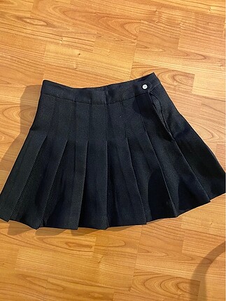 H&M siyah mini pileli etek