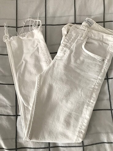 Zara beyaz kot pantalon + yırtık pantalon