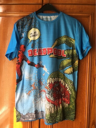 Lisanslı Deadpoll t-shirt.