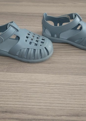 Gri Erkek Çocuk Tokalı Terlik