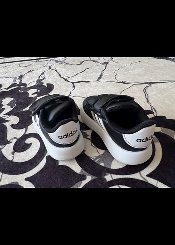 26 Beden Adidas Erkek Çocuk Beyaz Gri Sneaker