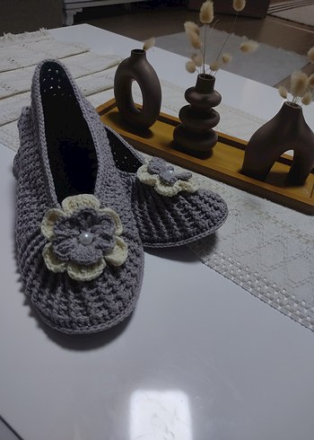 Gri Örgü Çiçekli Kadın Ev Terliği - Görsel 3