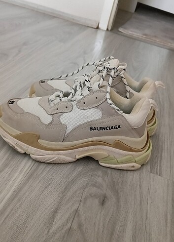 39 Beden Orijinal kodlu balenciga ayakkabı beyaz