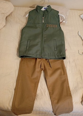 Erkek Çocuk Fermuarlı Kolsuz Yelek ve beli lastikli pantolon - Görsel 2