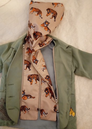 Erkek Çocuk Gri Düğmeli Yağmurluk - Görsel 5